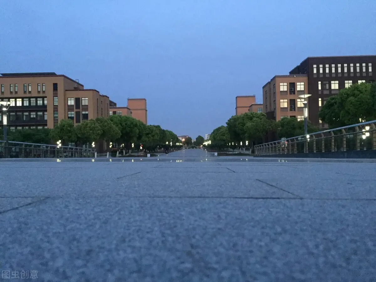 上海二本院校哪些比较好（上海4所二本大学特色专业）