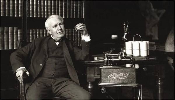爱迪生从小就辍学的爱迪生为何那么牛