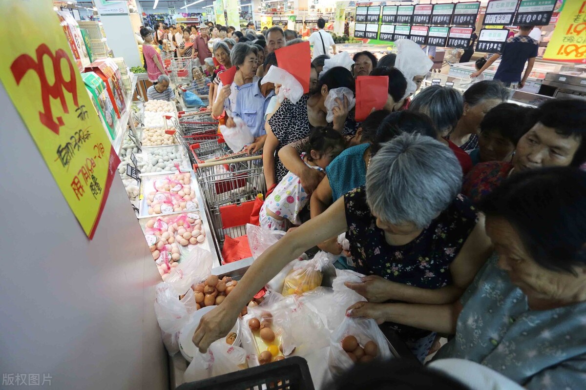 南京夫妻开超市，配合物业公司赚业主的钱，年赚90万，套路很简单