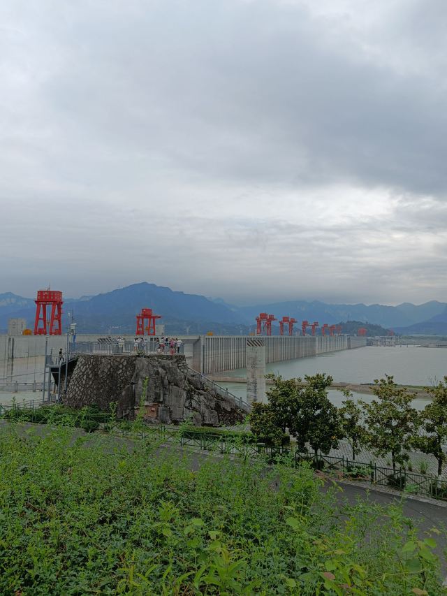 从武汉到重庆穿越两坝七城十大风景名胜，美维凯珍号游轮8日游