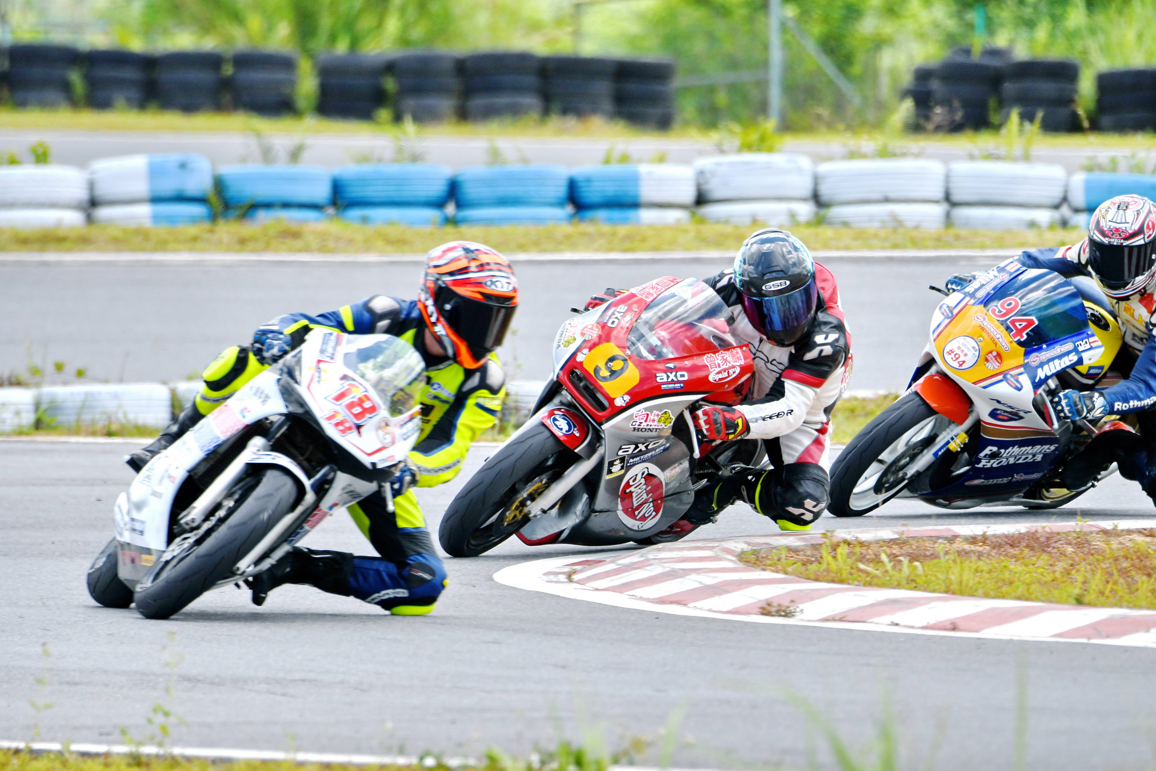 郑伟雄赛车(伟业达 gp:2021 大湾区摩托车大赛 改装街车公开组(2t))