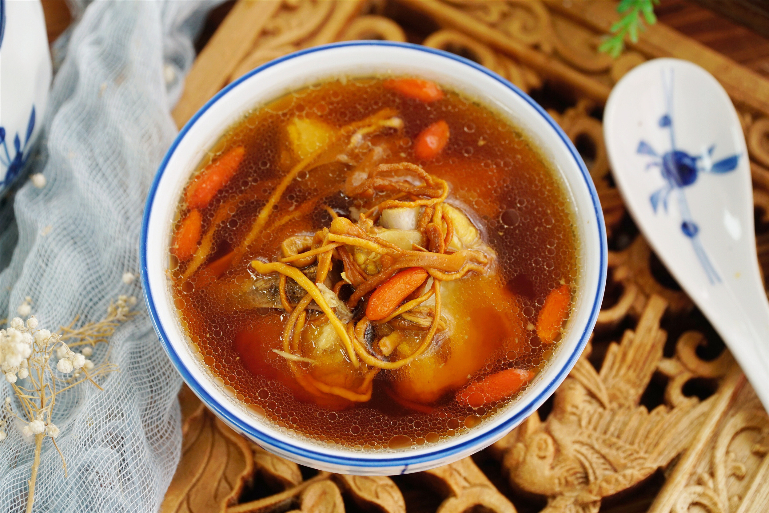 6,【虫草花排骨汤】