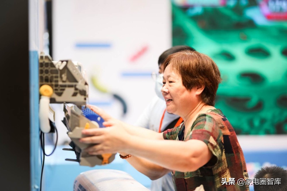 大型拆机体验现场！奥克斯让空调拆装洗像拆积木一样轻松