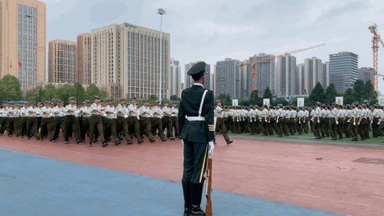 报告！重庆大学2020级新生集结完毕，请检阅！