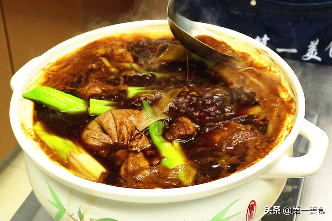 酱牛肉做法（最正宗的做法入味足酱香浓郁不散花）