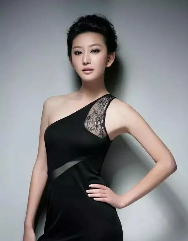 被骂10年后，凌潇肃唐一菲开撕姚晨：渡过黑暗的时光，才知道婚姻