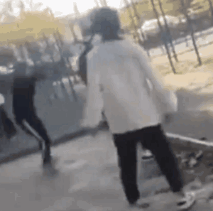 贵州少年刺死霸凌者五年后，母亲：校园暴力并未就此结束