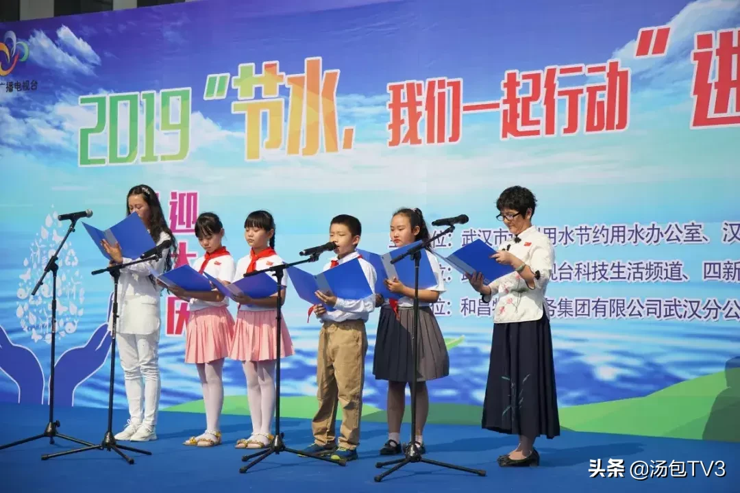 社区居民自排自演的情景朗诵《水之歌》《呼唤》,让人感动到哭……
