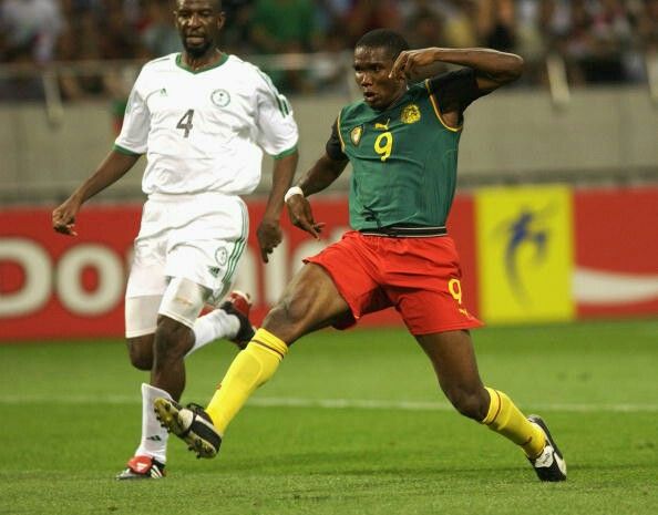 2002世界杯最大的黑马（2002年世界杯最抢镜的非洲球队：1支成为黑马，另1支的球衣很独特）