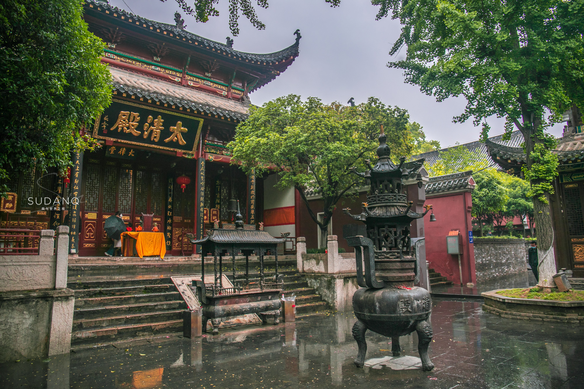 武汉这座道观建筑群在国内堪称"唯一",藏有三绝,雨天极为幽静