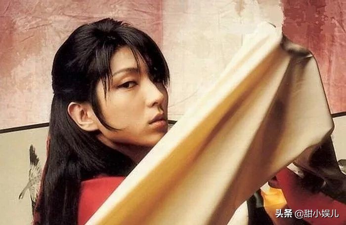 两年后,李准基迎来改变个人命运的电影《王的男人》.