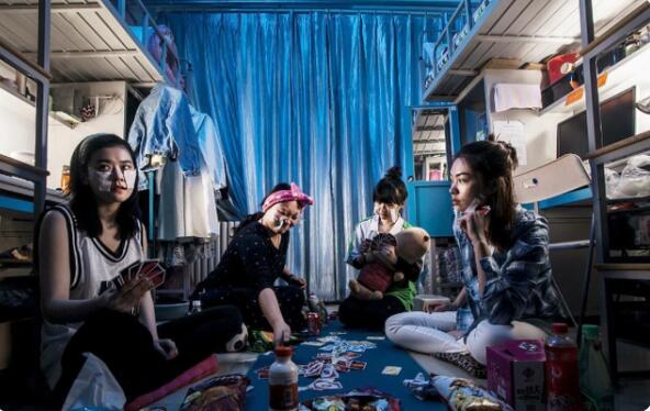 大学生放着一年800的宿舍不住，却在校外花1万2租房，原因很无奈