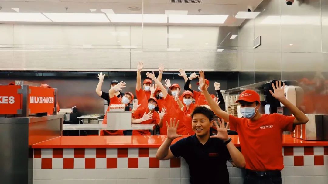 FIVE GUYS 今日正式开业，淮海路又喜提一家知名汉堡品牌店