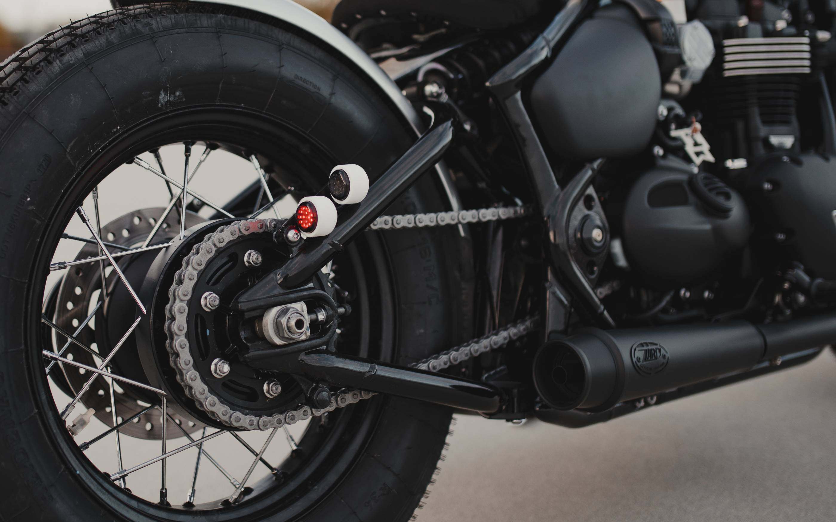 2022 款 triumph bobber black 极致改装,来自 hookie