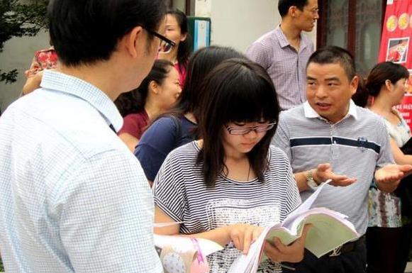 660分被浙江大学王牌专业录取，家人却一脸忧愁，考生打算复读
