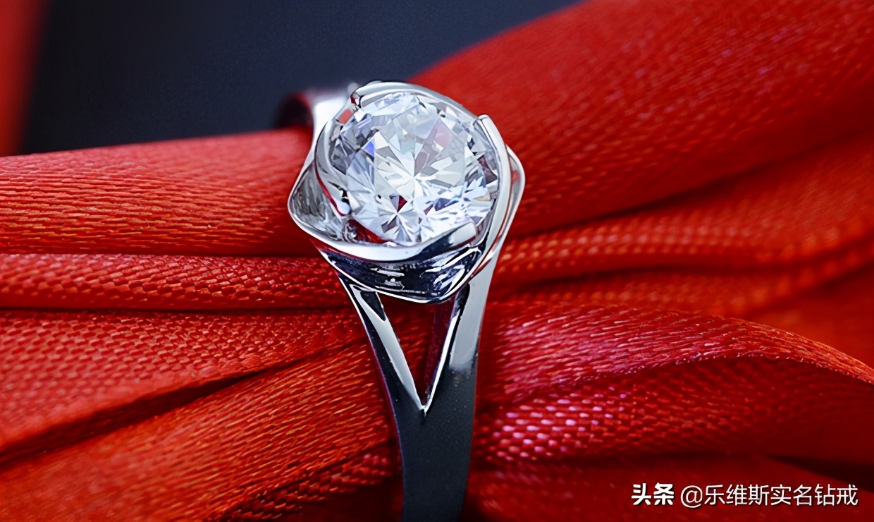 订婚戒指品牌有哪些（手把手教你订婚戒指品牌如何选择）
