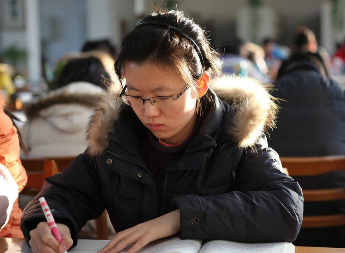 都2020年了！为啥还有人反对学习英语？高考取消英语可行吗？