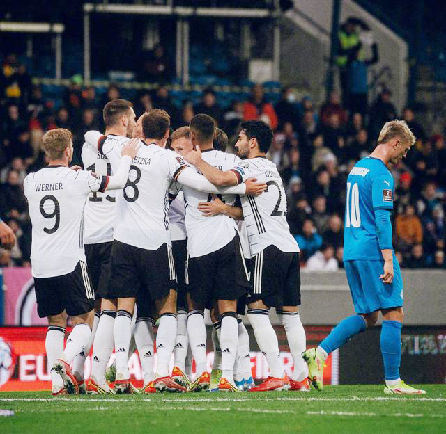 德国40大胜冰岛领跑(德国4-0大胜冰岛！4人开花进球 萨内传射建功 古德蒙德森中柱)