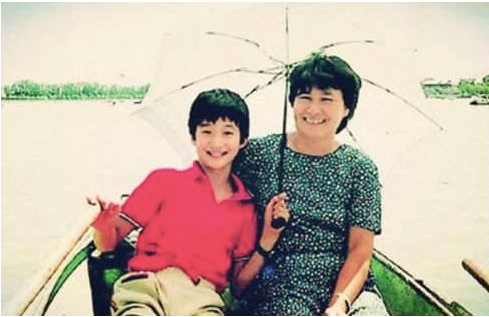 吴京的逆袭情史，因穷曾被两位美人嫌弃，邂逅谢楠后收获神仙爱情
