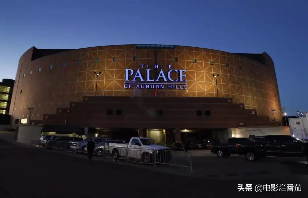 nba球星有哪些紀(jì)錄片（史上最慘烈的NBA斗毆現(xiàn)場(chǎng)！這部紀(jì)錄片，揭開(kāi)奧本山宮殿沖突之謎）