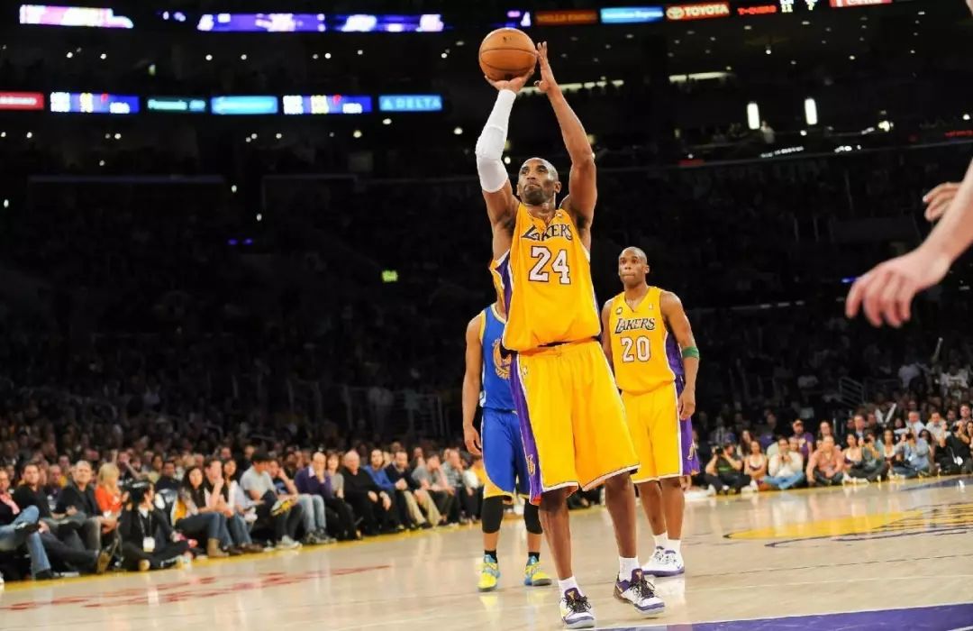 nba抛投为什么不用手指（抛投你得这么来）