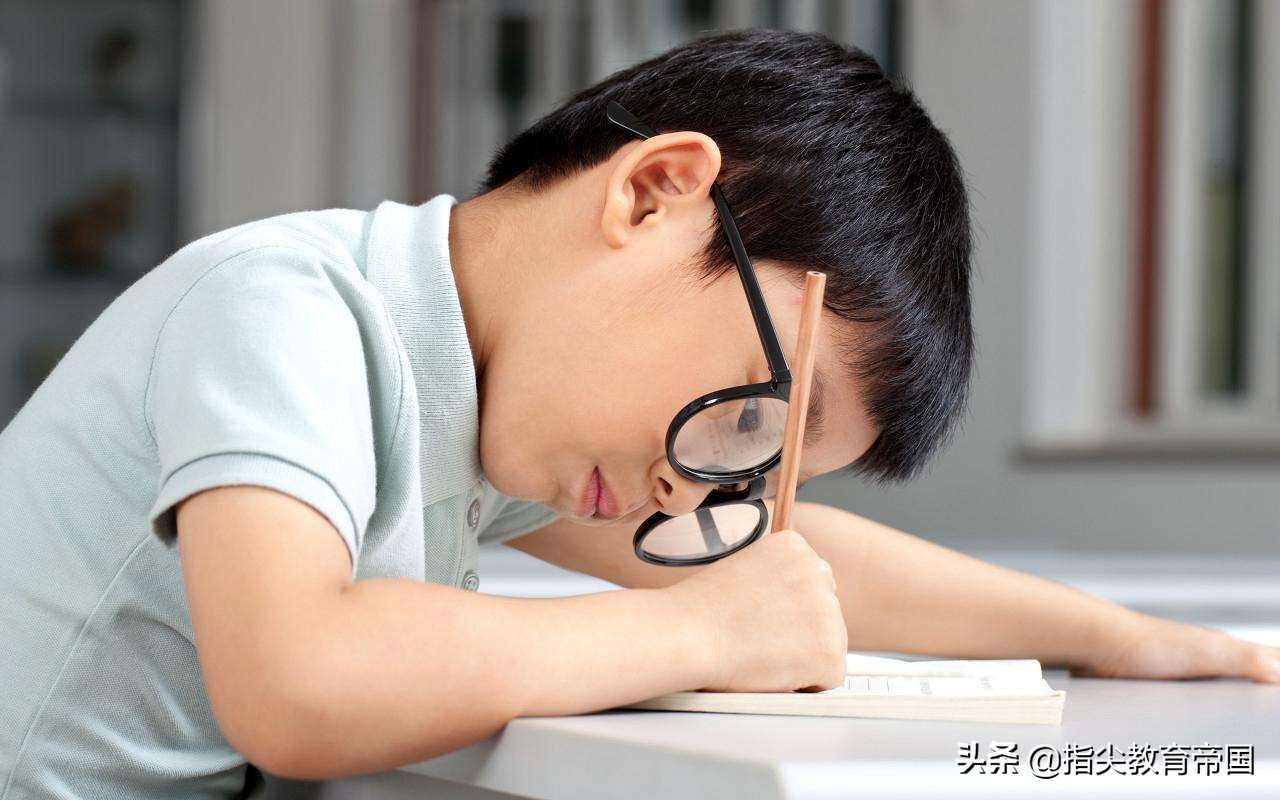 三年级期中考试三单元复习，童话好看但难学，文深意搞懂才会做题