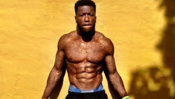 為什么nba的球員都有肌肉（有一種肌肉叫做NBA球員的胸肌！詹姆斯如鋼鐵，馬龍胸肌堪稱完美）