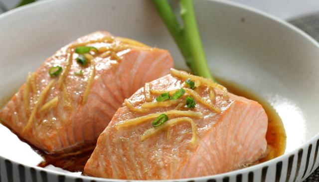 鲑鱼的做法怎么做最好吃（鲜香味美的鲑鱼家庭做法大全）