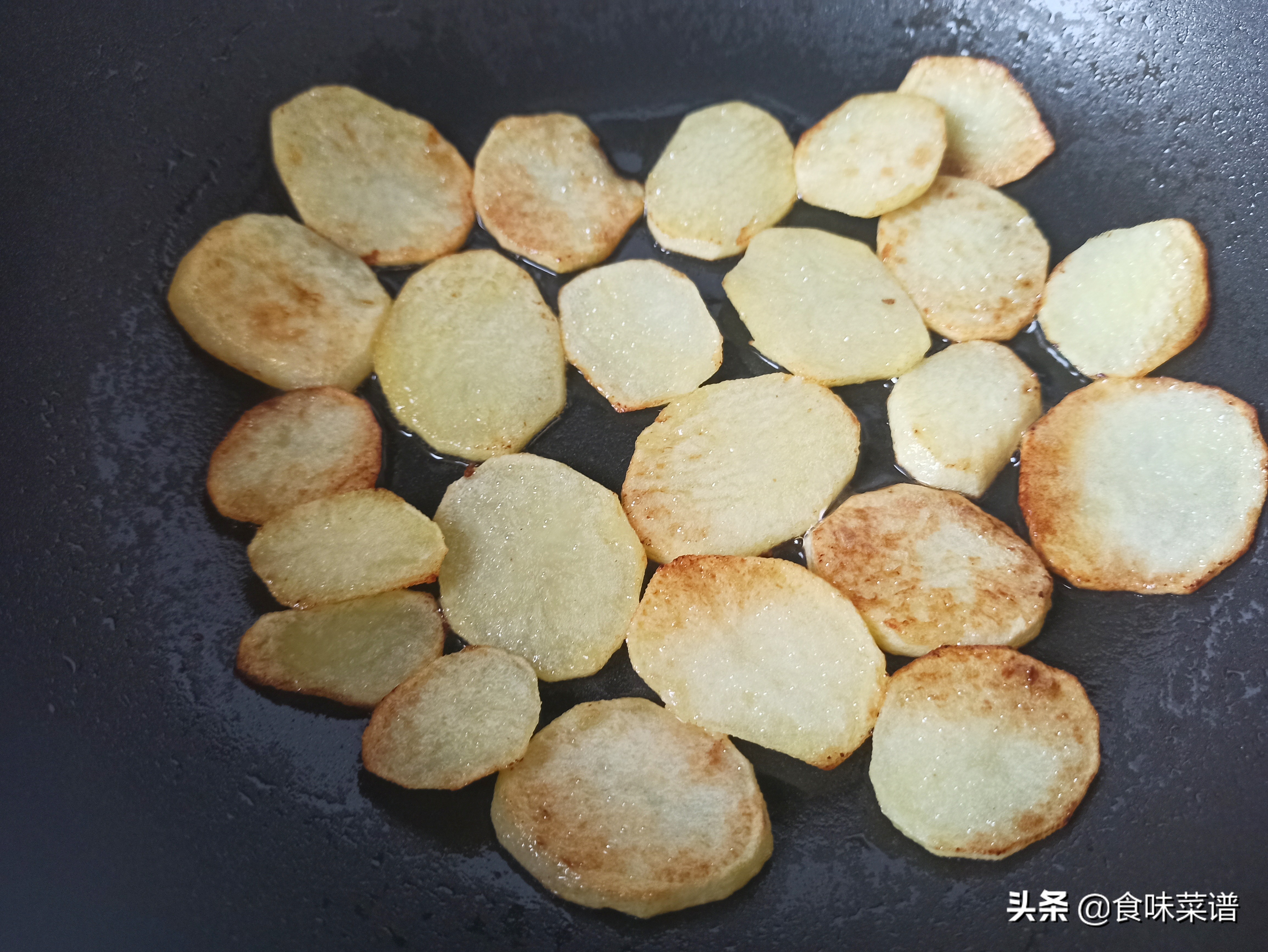 土豆最好吃的6种做法，步骤简单，鲜香美味，快学会做给家人吃吧
