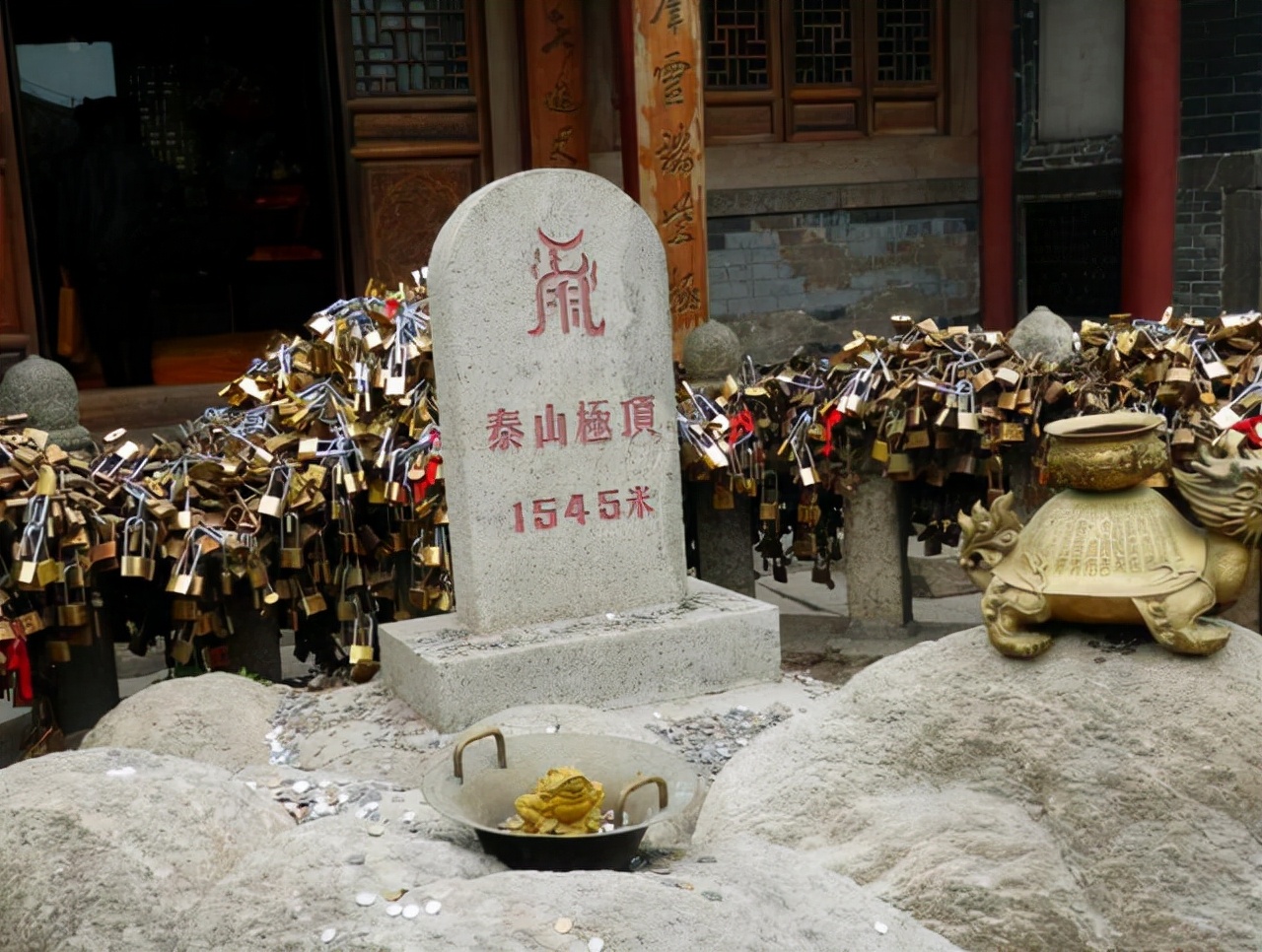 爬泰山有哪些忌讳(登泰山,为什么有的人不肯登上"玉皇顶"?