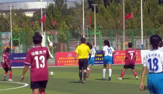 “奔跑吧·少年”新疆青少年足球锦标赛开幕