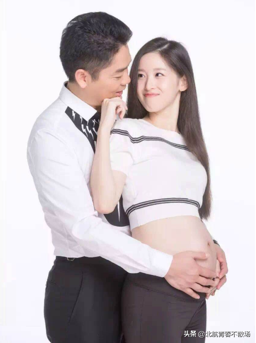 清华学霸章泽天的格局只做京东老板娘？别傻了，她早已为独立女性