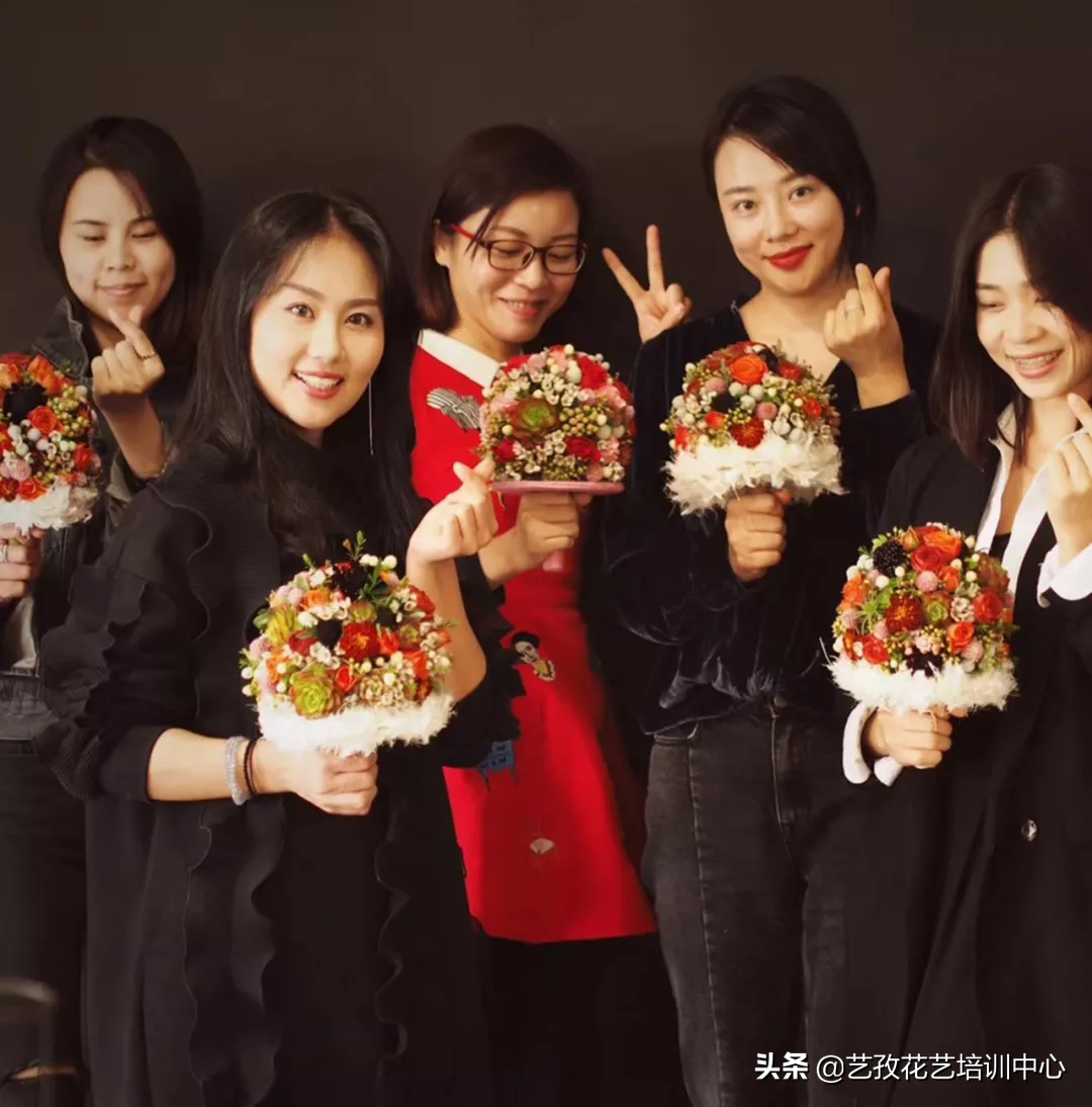 一边享受生活，一边贩卖幸福，带你全面了解花艺创业全能班