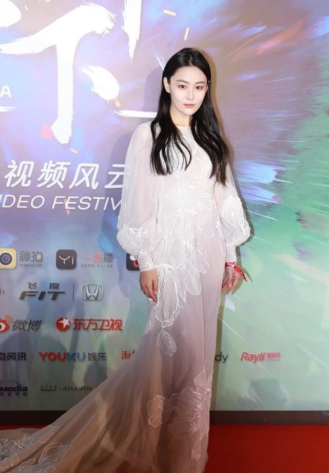 唯美美女图片大全侧面(长发的张馨予也挺霸气) - 赤虎壹号