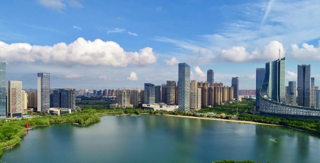 合肥第四大富豪，手握新东方烹饪学校、万通汽修，身价已达160亿