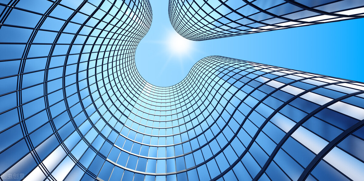 玻璃的最大下游行业是建筑领域，汽车及新能源领域应用逐渐扩大
