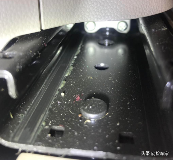 12万买台电动门的马自达8值不值？朋友：这车比奥德赛空间还大