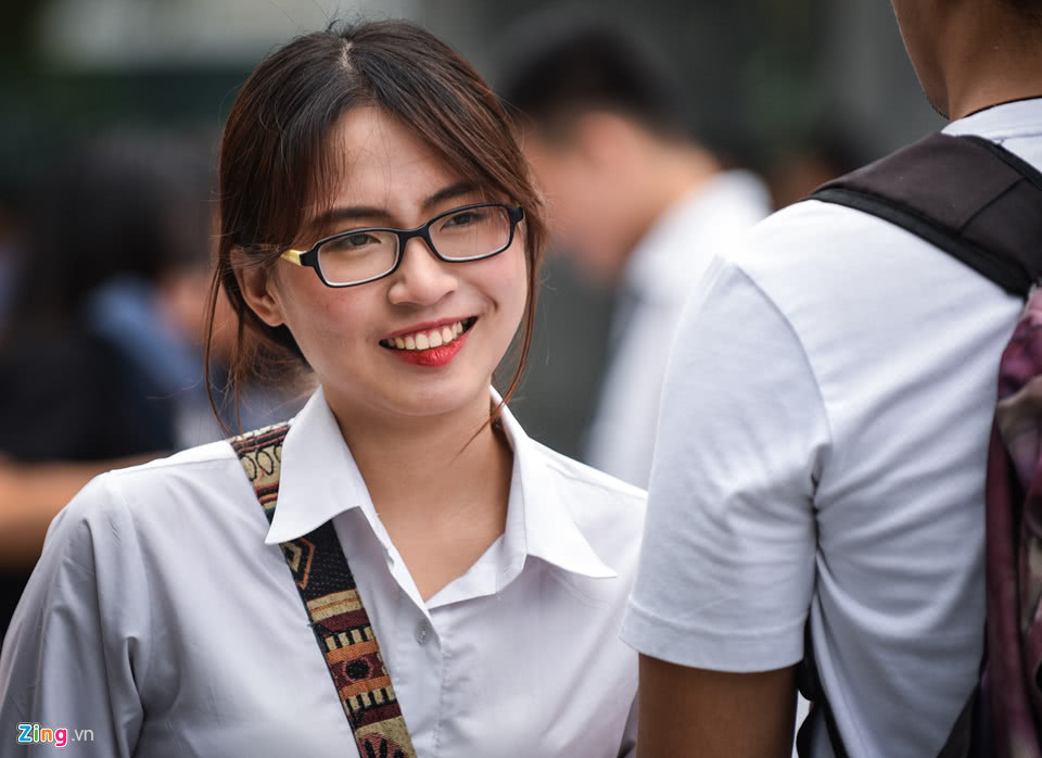 直击越南全国88万人高考！祈福和刷题一样壮观