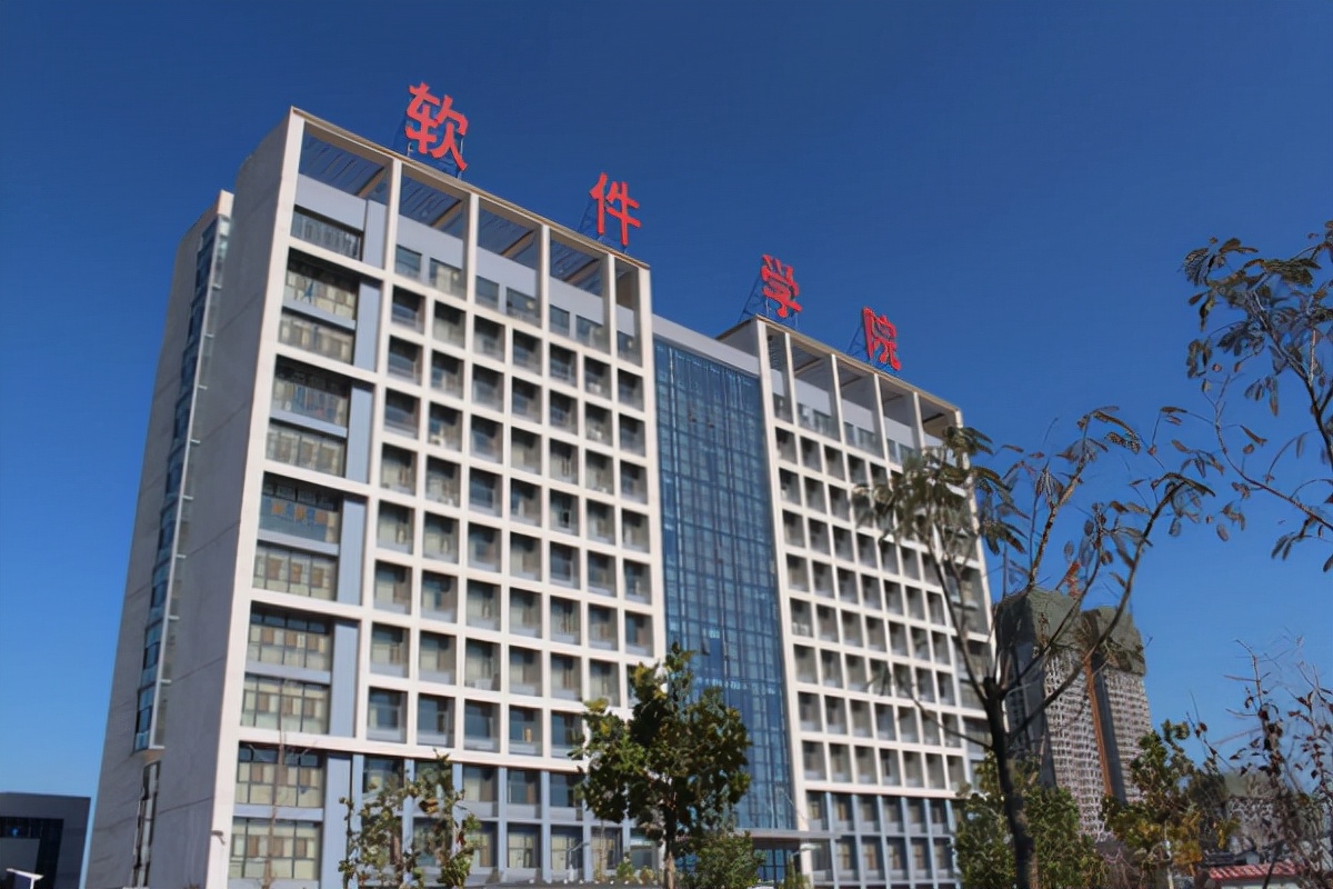 河北一高校配音《长津湖》，却遭官方“打脸”，制作方：少蹭热度