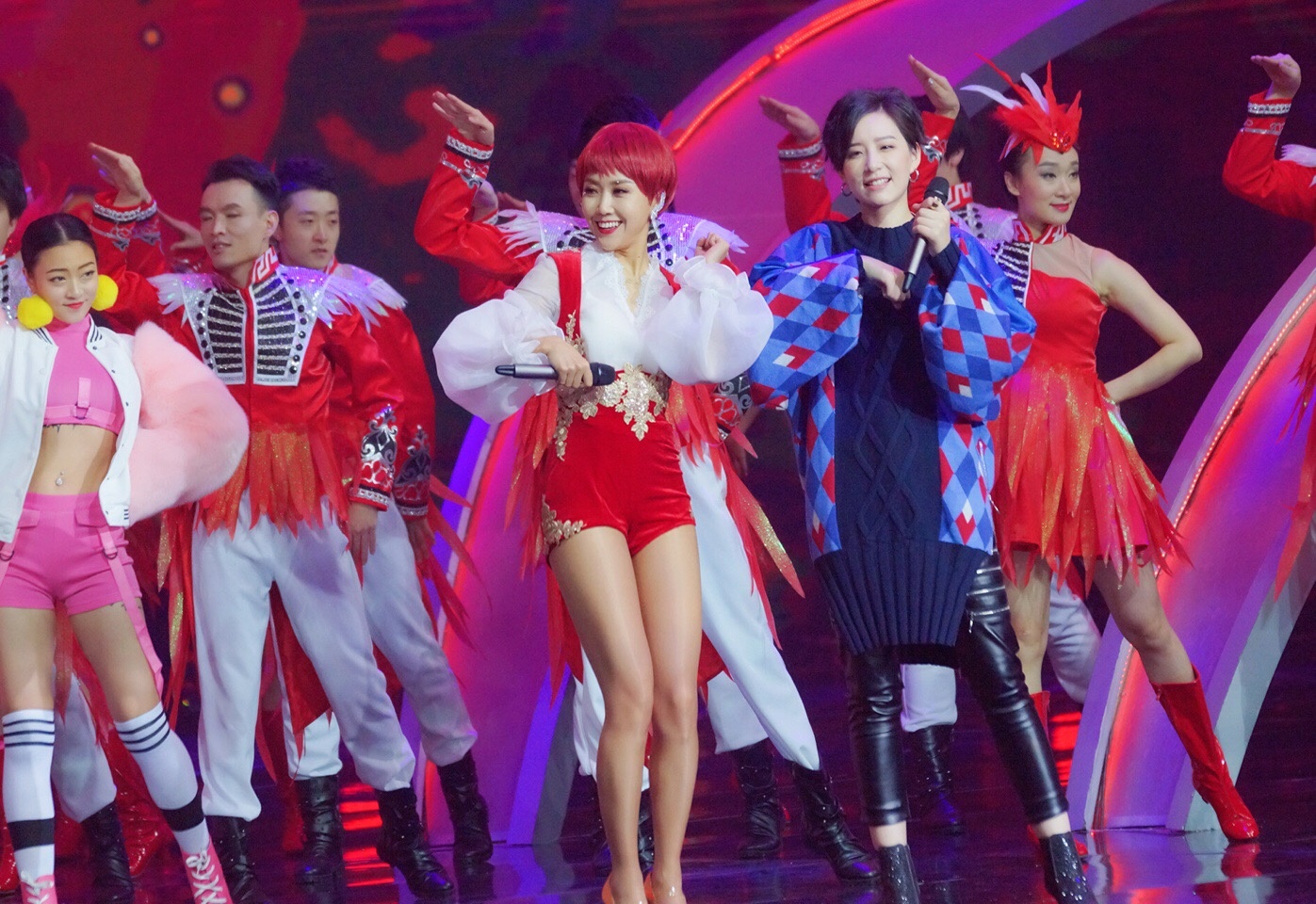 王蓉要抱抱mv 免费观看一剪梅-佳迪双