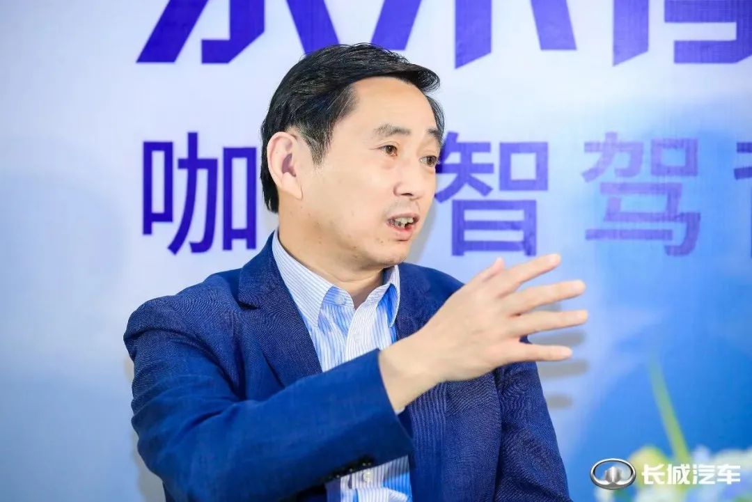 四个轮子+超级计算机，配全固态激光雷达，长城咖啡智驾高速进阶
