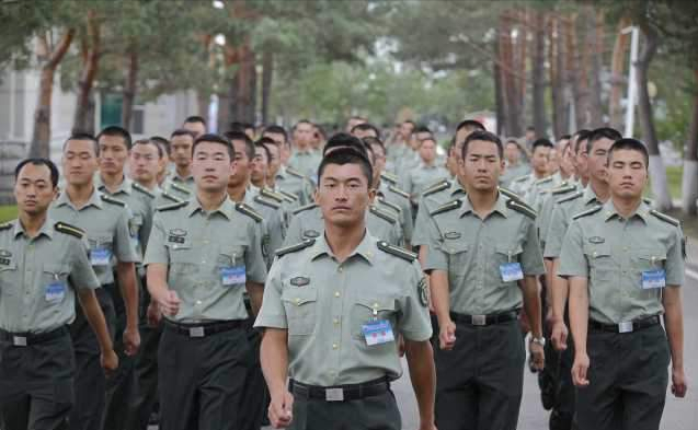 士官学校和军校的区别（同样是晋升为军士）