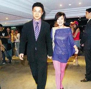 “护夫达人”小S的婚姻：哀其不幸，怒其不争