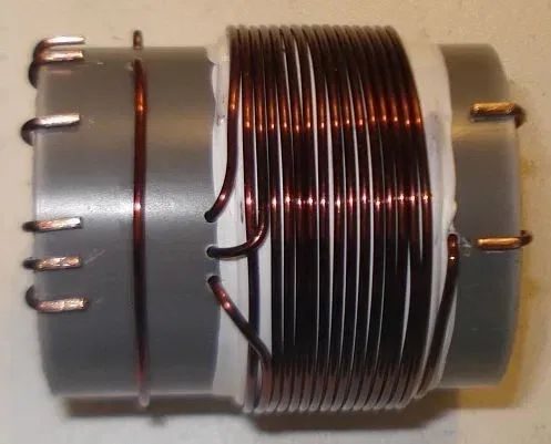 如何用8个零件制作一台40/30米段QRP应急无线电发射器