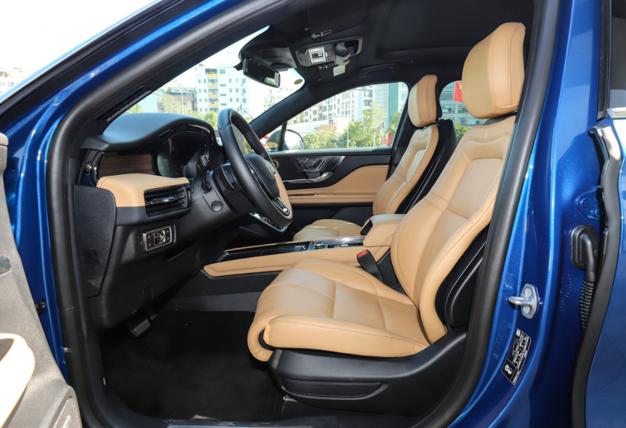 同是20万级豪华SUV，美系林肯和BBA，到底差距有多大？