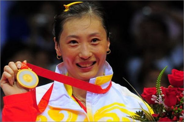 中国历届羽毛球奥运会冠军得主，你知道哪些运动员卫冕？