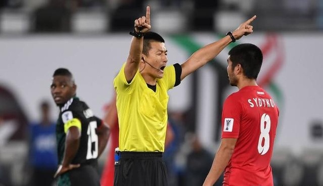 怪不得敢公然吹黑哨!有俱乐部已提交申诉)