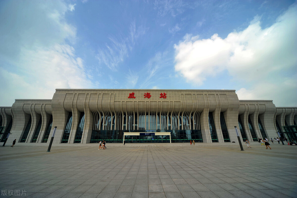 根据专业特性来定大学，搜寻了4所适合文科生的本科大学，重点