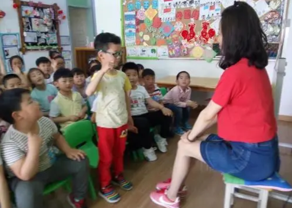 学费三四千的幼儿园，幼师的工资却只有两千多，原因真的很现实