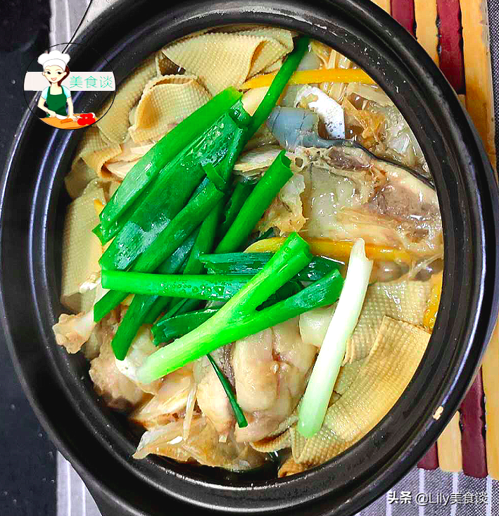 冷天，家人最馋我做的腐竹鱼头煲，焖一锅特鲜美，好吃营养又好做